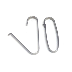 Attache en métal « C Clip » (pour poteaux en aluminium)